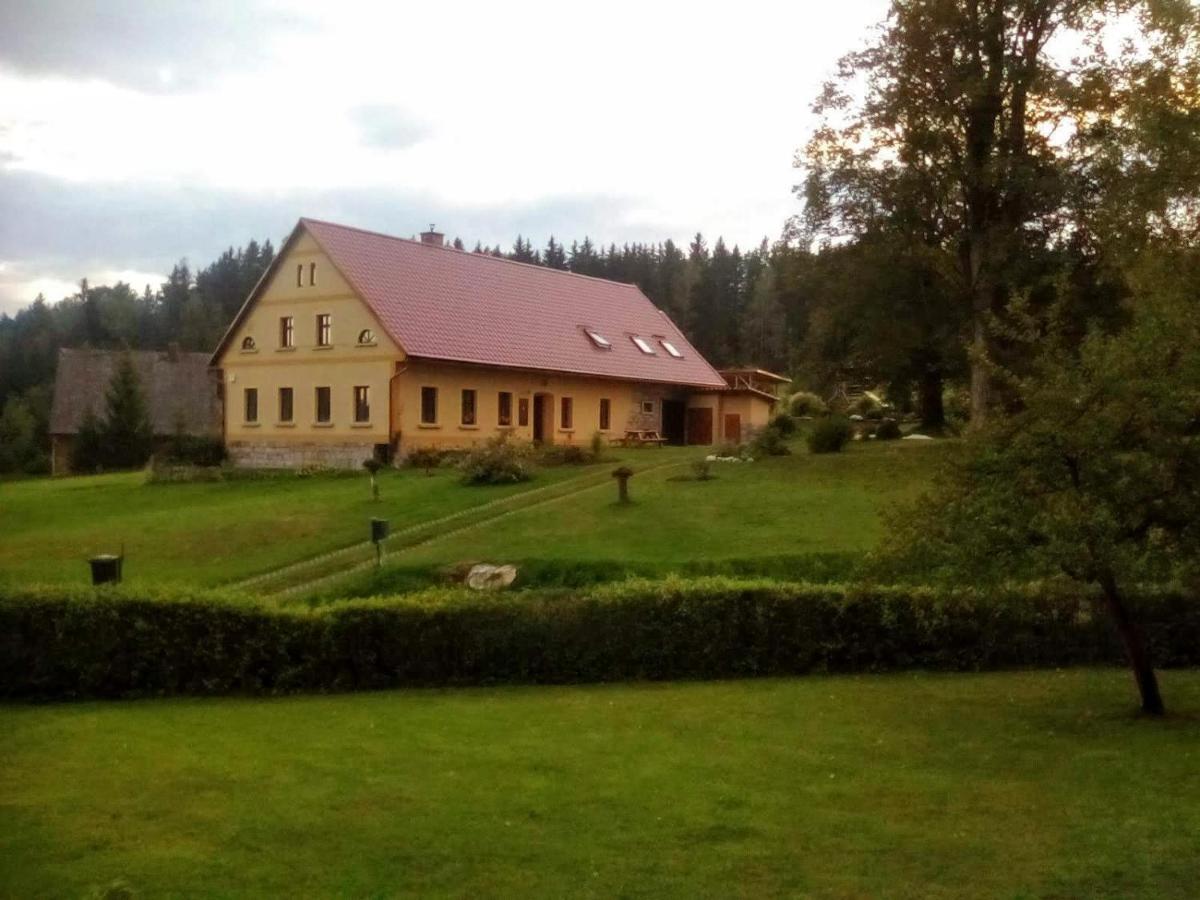 Appartamento U tátovy lípy Jívka Esterno foto